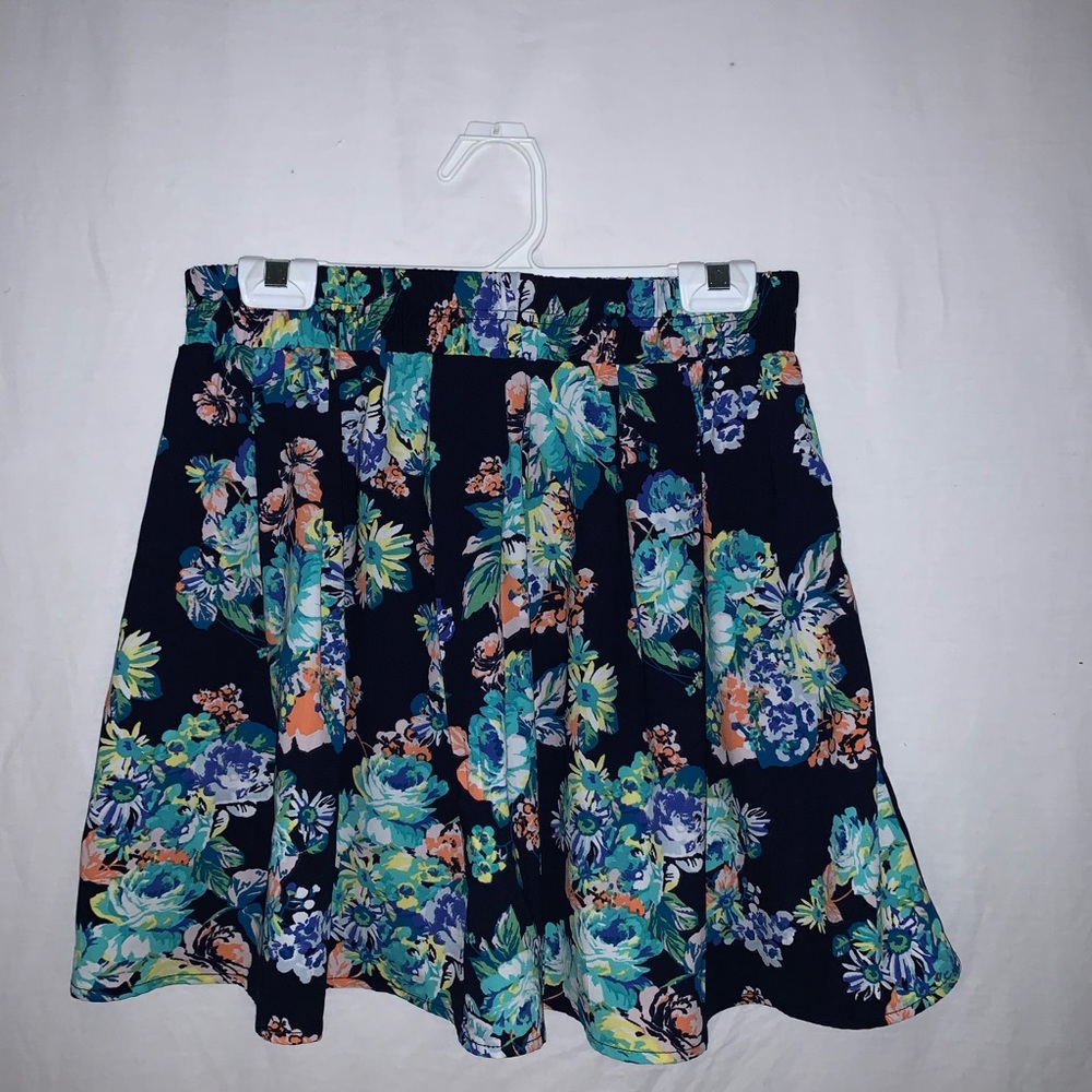 floral patter skirt size L